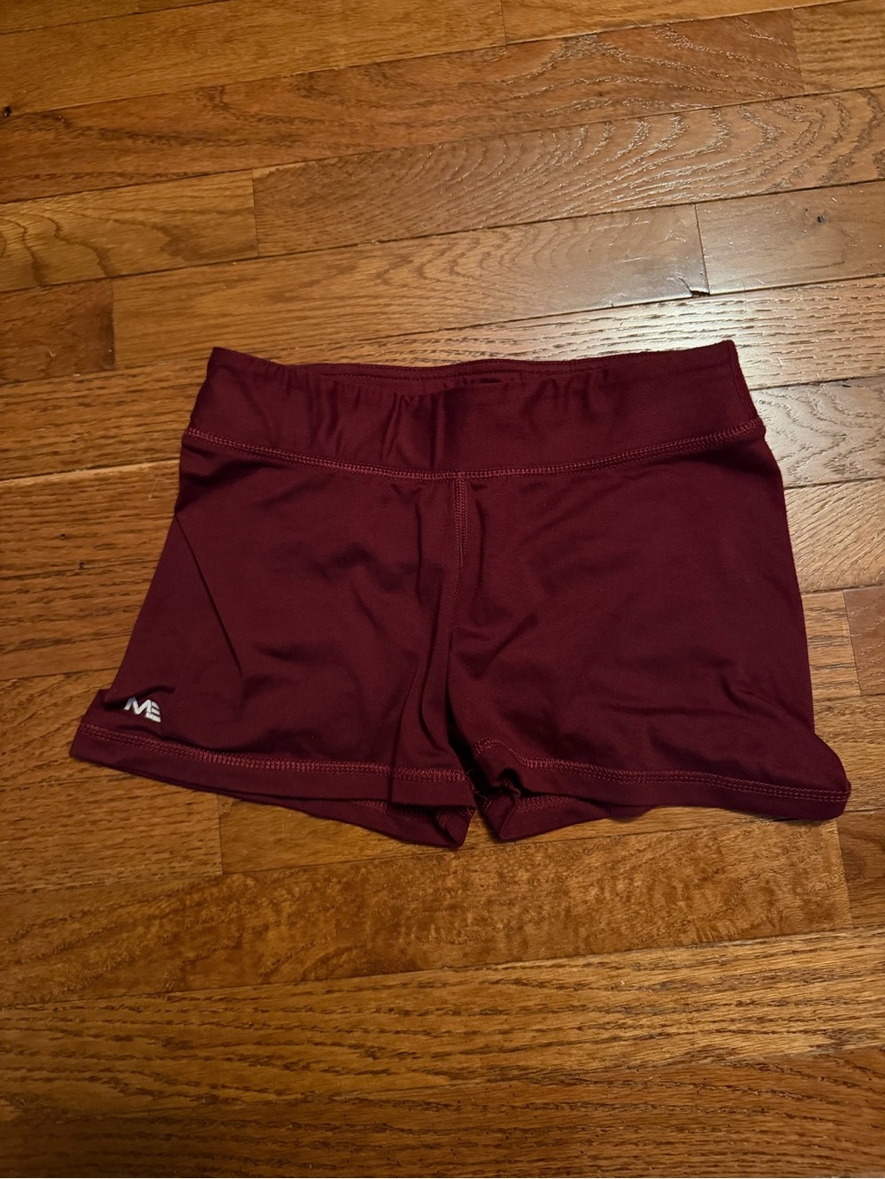 Minibeast curve-low shorts, size S.